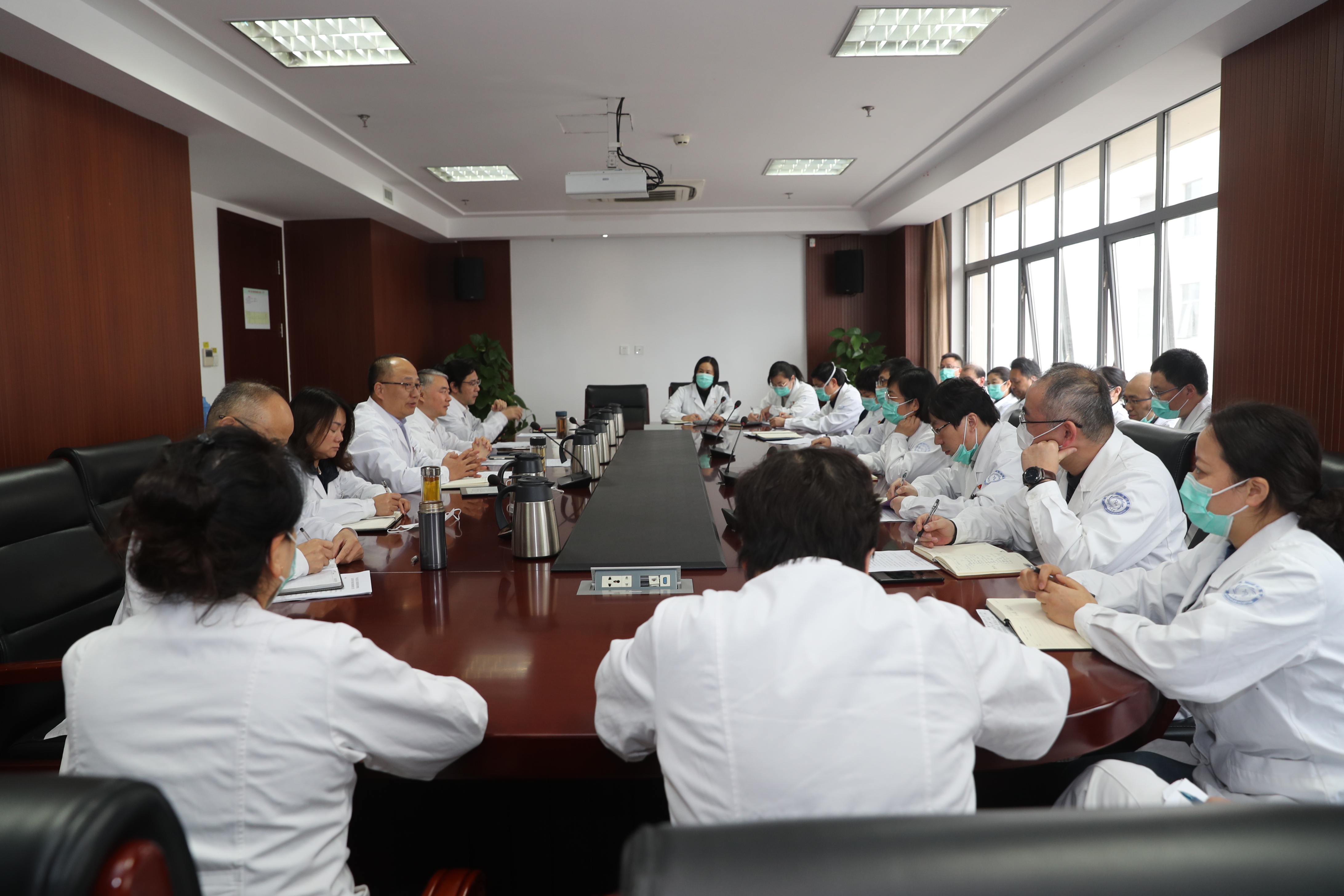 常委会扩大会议.JPG