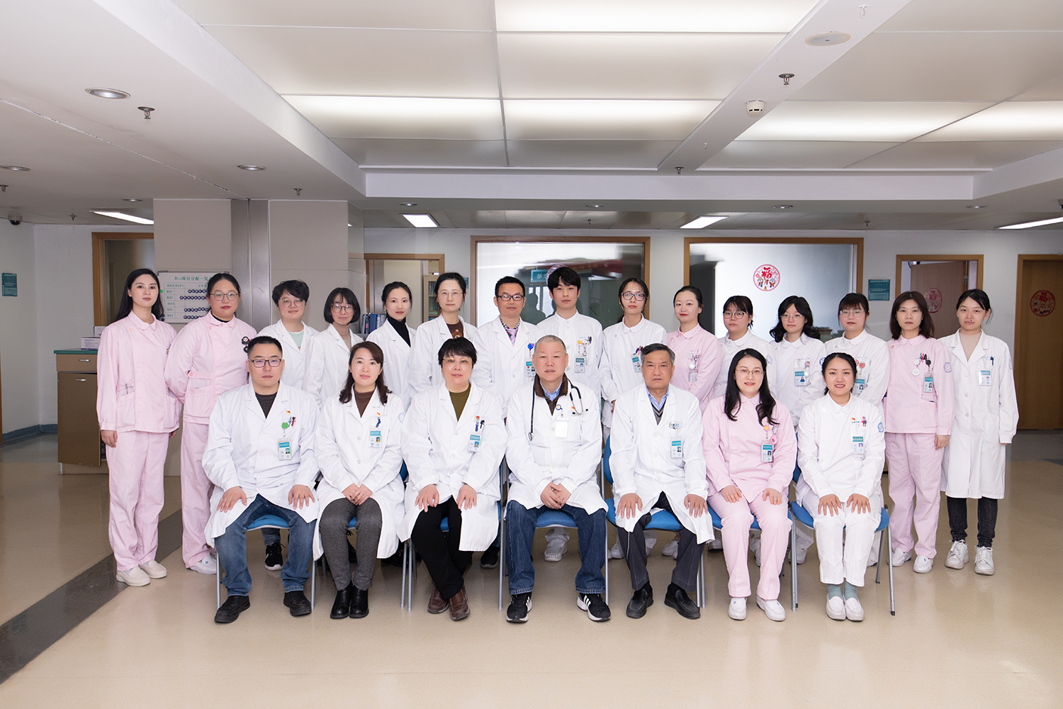 血液科科室合照.jpg 血液科科室合照.jpg