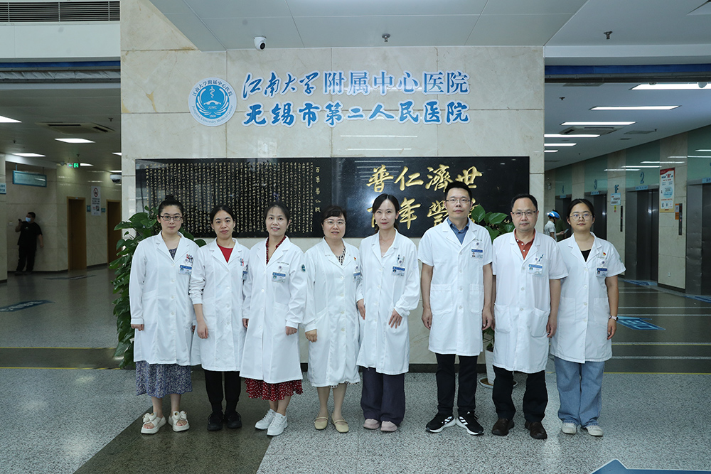 中医科合影.jpg 中医科合影.jpg